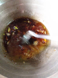 美味的家焖牙鲆鱼做法图解3)