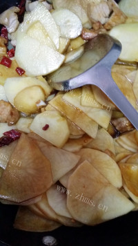 美味的干锅土豆做法图解5)