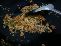 美味的萝卜虾皮煎饼做法图解6)