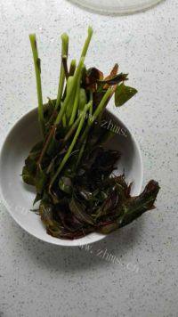 家常菜香椿拌豆腐做法图解1)