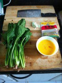 自制菠菜炒鸡蛋做法图解1)