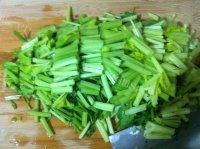 清淡的清炒芹菜做法图解1)