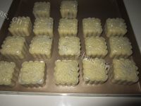 自制广式豆沙月饼做法图解10)