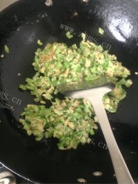 唇齿留香的苦瓜炒蛋做法图解5)