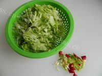 美味的包菜炒粉丝做法图解2)