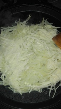 香飘十里的土豆饼做法图解2)