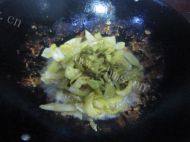 酸菜炒鳗鱼做法图解6)