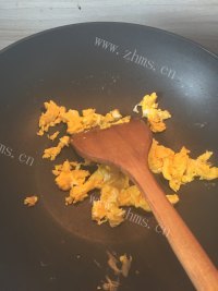 营养丰富的蛋炒饭做法图解3)