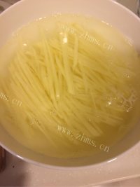 家常菜酸辣土豆丝做法图解1)
