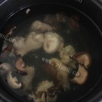 美味的鸡腿香菇汤的做法图解六