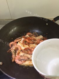 美味的烩豆腐虾干做法图解5)