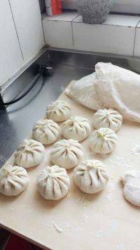 香味四溢的野菜包子做法图解6)