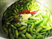 煮毛豆做法图解3)