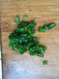 自制芝麻鸡蛋饼做法图解4)