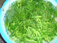 家常菜凉拌茼蒿做法图解1)
