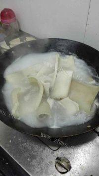 自制水晶猪皮冻做法图解2)