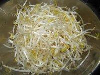 美美厨房之豆芽炒韭菜做法图解2)