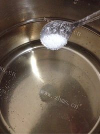 家常菜白灼秋葵做法图解2)