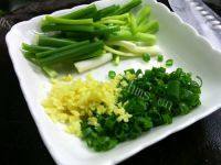 美味的葱油蛏子做法图解2)