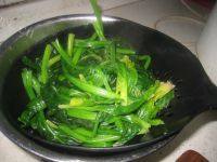 花生菠菜塔做法图解3)