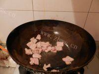 下饭的土豆片炒肉做法图解2)