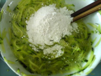 美味清新南瓜软饼做法图解6)