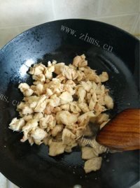 炒猴头菇做法图解3)