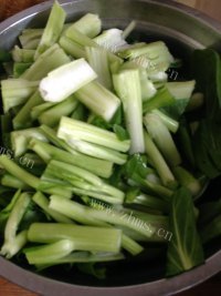 美味的蒜香青菜苔做法图解3)