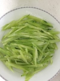 美味的鸡蛋炸酱面做法图解3)
