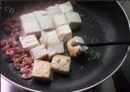 香鲜至极的韭菜烧豆腐做法图解4)