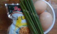 家常菜榨菜炒蛋做法图解1)