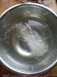味道不错的韭菜盒子做法图解4)