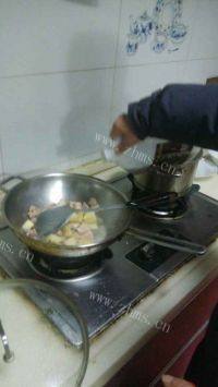 家常菜咖喱土豆鸡做法图解3)