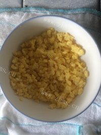 喷香的猪肉韭菜饺子做法图解2)
