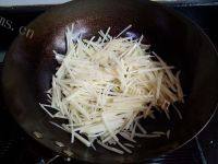家常菜土豆青椒丝做法图解6)