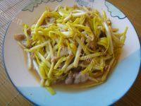 家常菜肉丝蒜黄