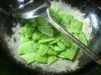 家常扁豆炒牛肉做法图解7)