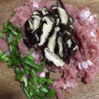 家常菜香菇酿肉做法图解3)