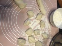 独特的梅干菜肉包做法图解11)