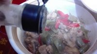 美味的胡椒啫啫滑鸡煲做法图解11)
