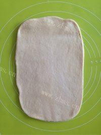 自制肉松沙拉面包做法图解4)