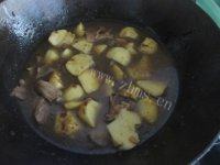 好吃的土豆炖豆腐做法图解10)