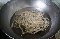 家常菜肉丝拉皮做法图解3)