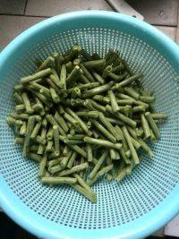 下饭菜猪肉炒豆角做法图解2)