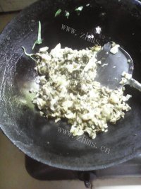 美味的炒酸白菜做法图解4)