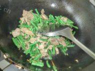 家常菜豇豆炒里脊做法图解6)