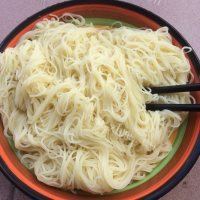 色泽鲜亮的葱油面做法图解4)