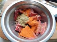美味的香辣牙签肉做法图解7)