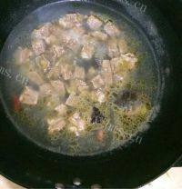 家常菜土豆焖牛肉做法图解8)