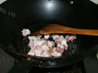 家常菜黄豆红烧肉做法图解2)